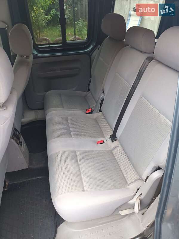 Минивэн Volkswagen Caddy 2009 в Александрие