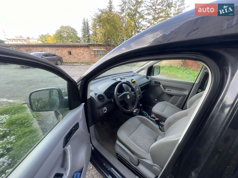 Минивэн Volkswagen Caddy 2006 в Волочиске