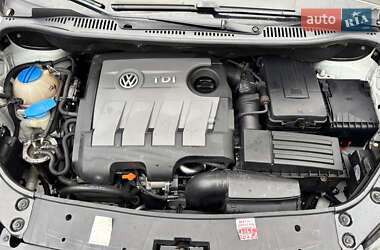 Минивэн Volkswagen Caddy 2011 в 