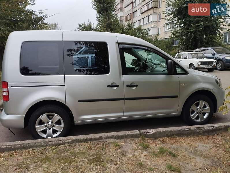Минивэн Volkswagen Caddy 2013 в Киеве