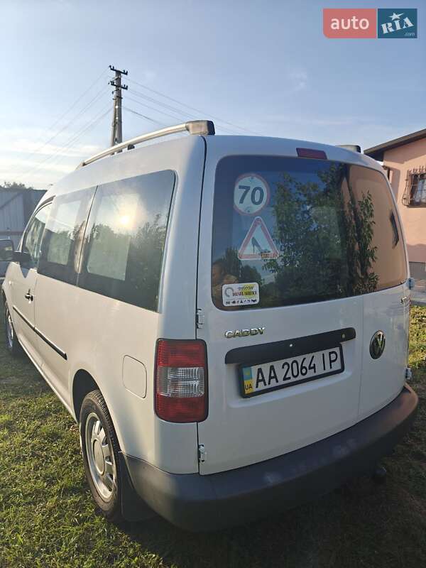 Минивэн Volkswagen Caddy 2006 в Киеве