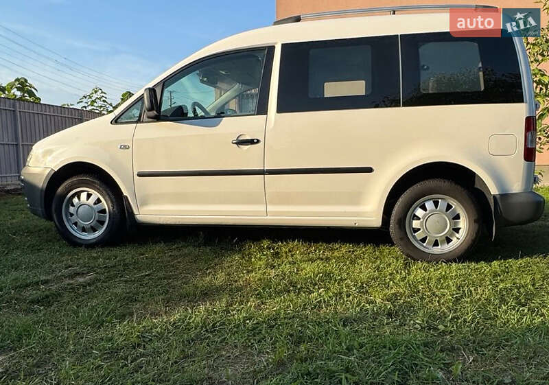 Минивэн Volkswagen Caddy 2006 в Киеве