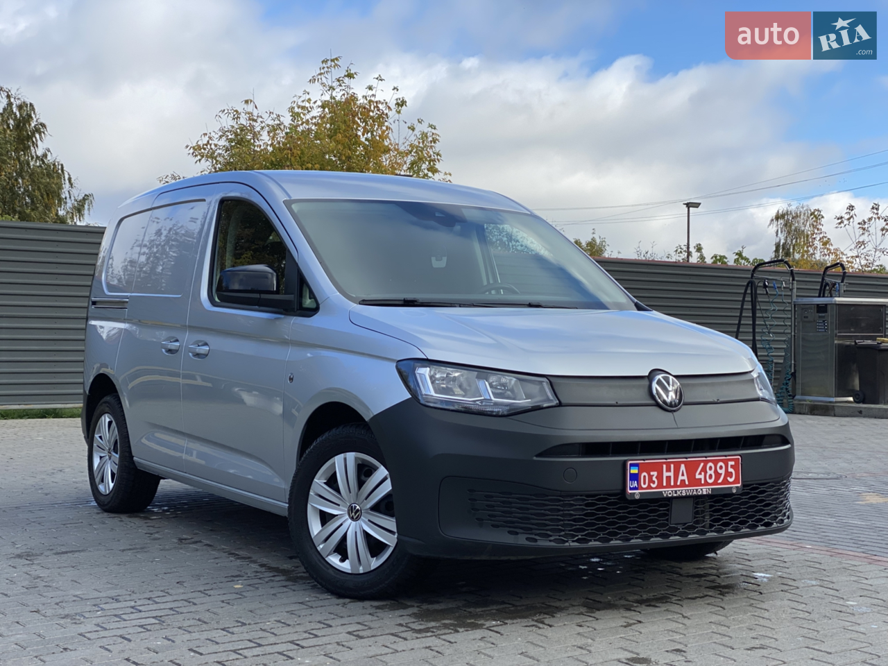 Volkswagen Caddy 2022 рік 4motion 
Надійним та економічним двигуном 
2.0 TDI122к.с. 90kw, Механіка КПП 6-ступ.
Свіжопригнаний з Швеція,Розмитнений!
ІДЕАЛЬНИЙ збережений стан,технічний і візуальний! НЕ фарбований,перевірено товщиноміром! Рідний-підтверджений пробіг,повна сервісна історія Vw! Кузов,салон,вантажний відсік,чистенький без потертостей та царапин в чудовому стані! Чистий 2022 рік! 
Особливості комплектації:
- 4motion повний привід
- Максимальна мультимедіа
- Apple CarPlay Android auto Mirorlink 
- Bluetooth USB port 
- Webasto +пульт дистанційного керування 
- Distronik-асистент запобігання зіткнення 
- Адаптивний круїз контроль 
- Шкіряне мультикермо
- Автоматичне світло день / ніч 
- Підігрів сидінь / дзеркал 
- Датчик світло / дождя 
- Клімат контроль 
- Асистент розпізнавання втоми
- Система старт стоп
- Камера заднього огляду 
- Асистент паркування / парктроник
- Електро ручник 
- Аuto Hold 
- R-16 диски, хороша гума Yokohama 2023
- Два ключа
- Фаркоп
Все справне працює на ВІДМІННО! 
Зроблений сертифікат!
Можливий продаж з ПДВ по перерахунку!
Кого цікавить-телефонуйте!
