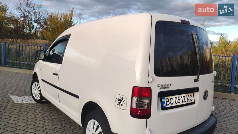 Грузовой фургон Volkswagen Caddy 2006 в Дрогобыче