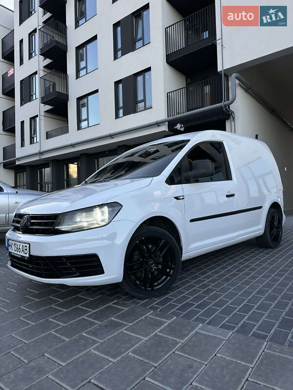 Минивэн Volkswagen Caddy 2015 в Ровно