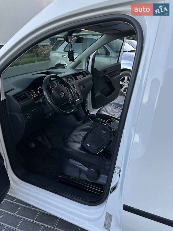 Минивэн Volkswagen Caddy 2015 в Ровно