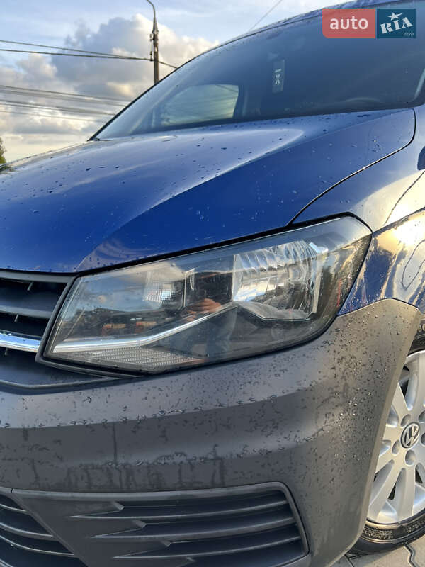 Минивэн Volkswagen Caddy 2015 в Черновцах