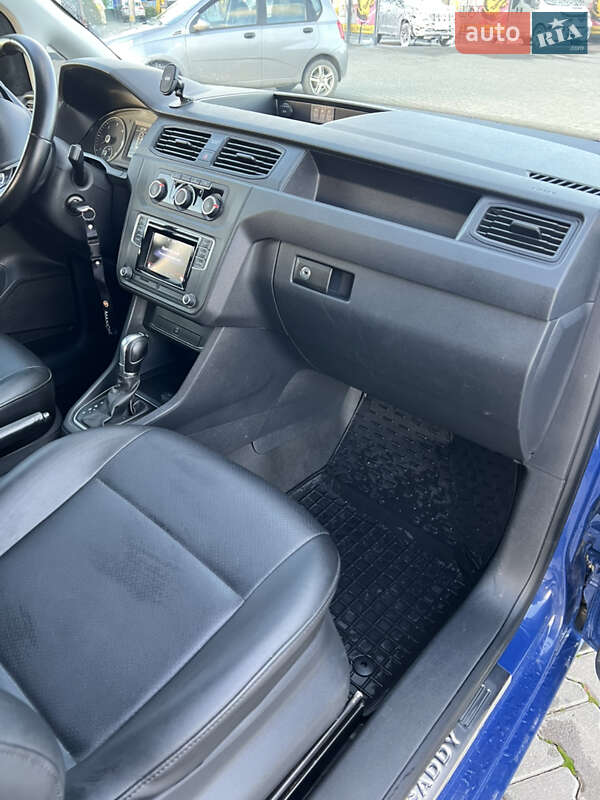 Минивэн Volkswagen Caddy 2015 в Черновцах