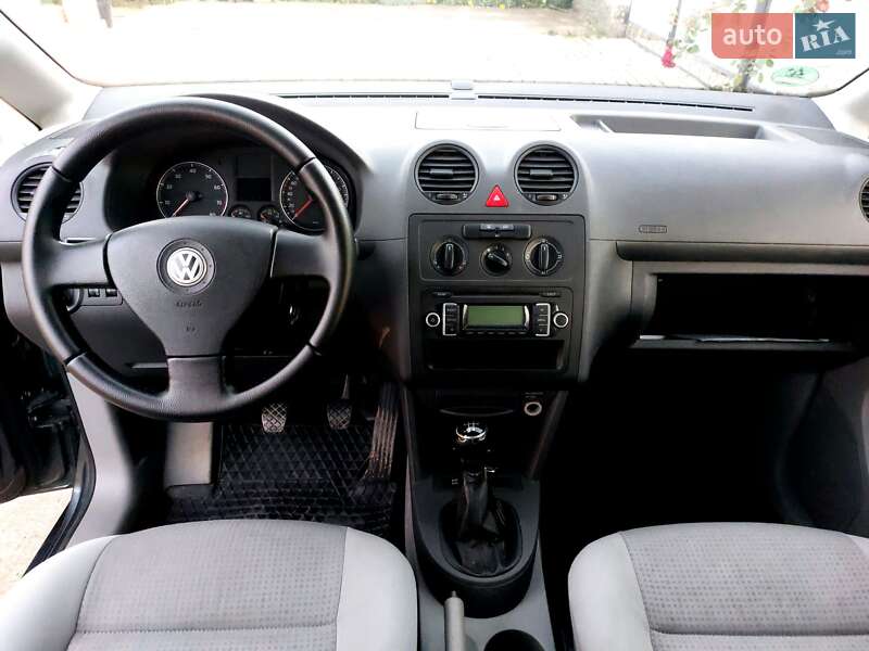 Минивэн Volkswagen Caddy 2010 в Черновцах