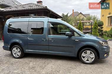 Минивэн Volkswagen Caddy 2016 в 