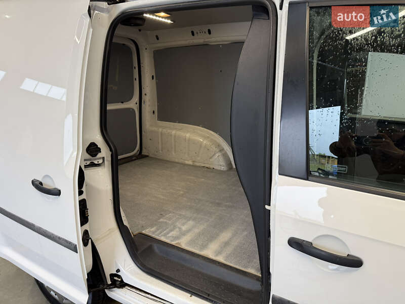 Вантажний фургон Volkswagen Caddy 2017 в Києві