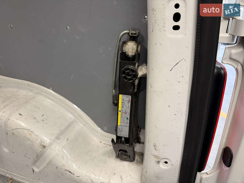 Вантажний фургон Volkswagen Caddy 2017 в Києві