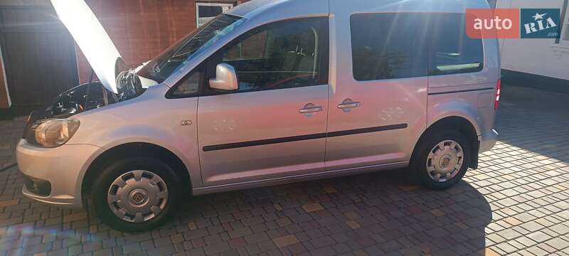 Мінівен Volkswagen Caddy 2011 в Умані
