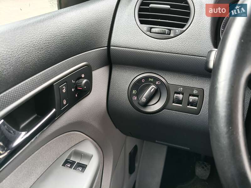 Минивэн Volkswagen Caddy 2009 в Ровно