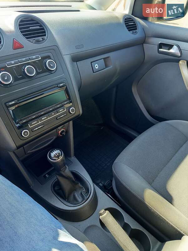 Мінівен Volkswagen Caddy 2015 в Рівному