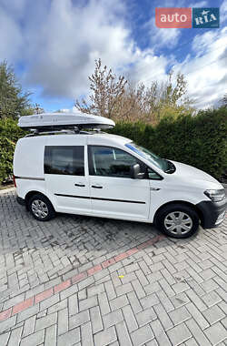 Вантажний фургон Volkswagen Caddy 2016 в Кривому Розі