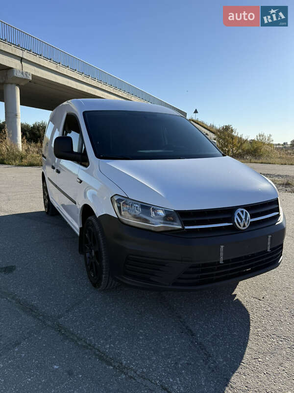 Минивэн Volkswagen Caddy 2015 в 