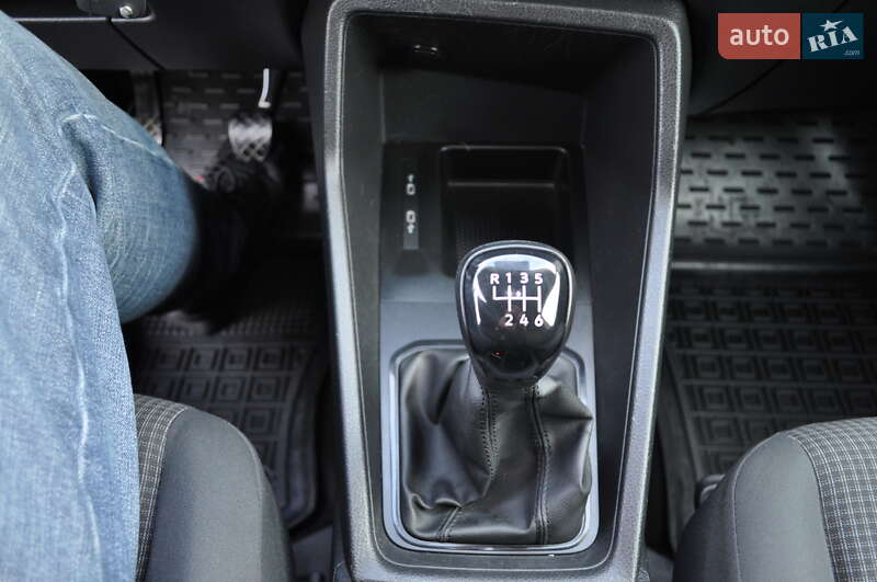 Грузовой фургон Volkswagen Caddy 2021 в Киеве