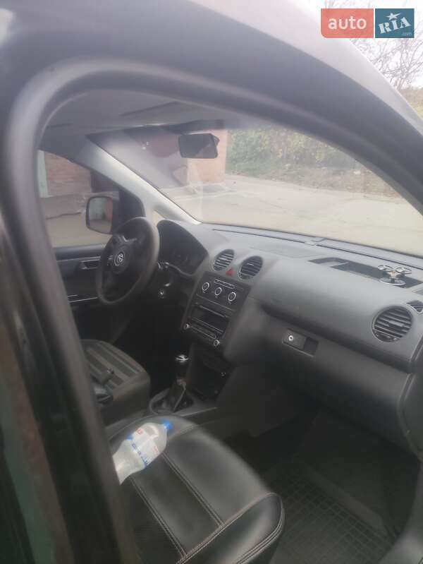 Мінівен Volkswagen Caddy 2012 в Миронівці