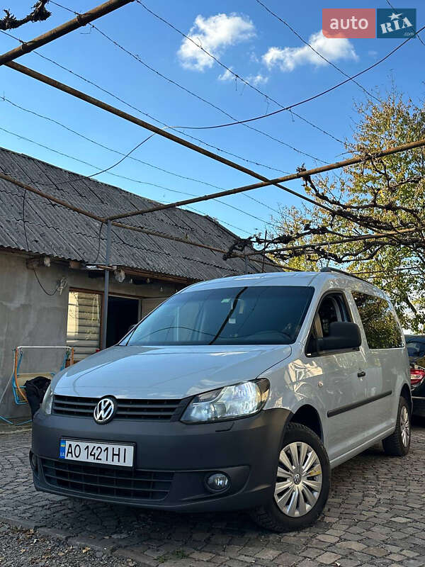 Мінівен Volkswagen Caddy 2012 в Іршаві