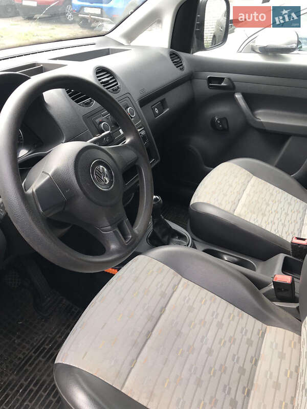 Грузовой фургон Volkswagen Caddy 2012 в Хмельницком