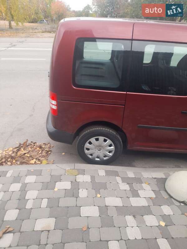 Мінівен Volkswagen Caddy 2011 в Рокитному