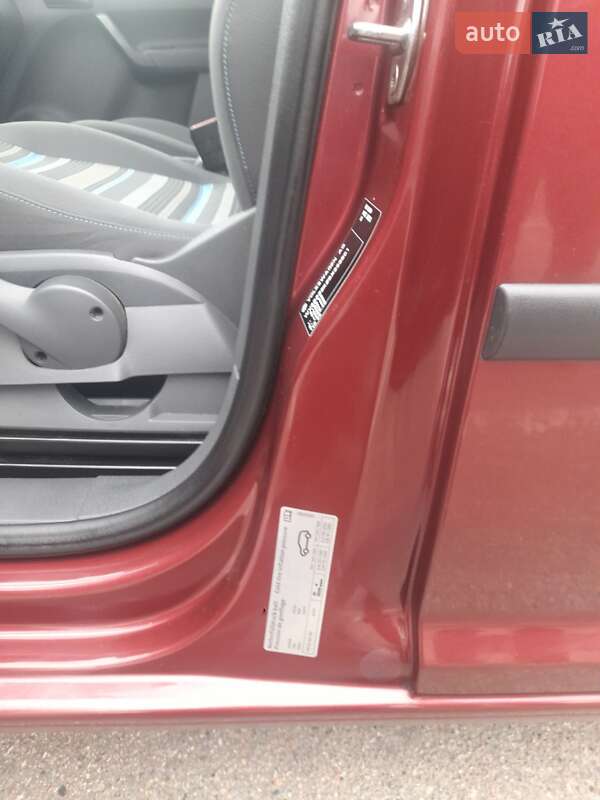 Мінівен Volkswagen Caddy 2011 в Рокитному