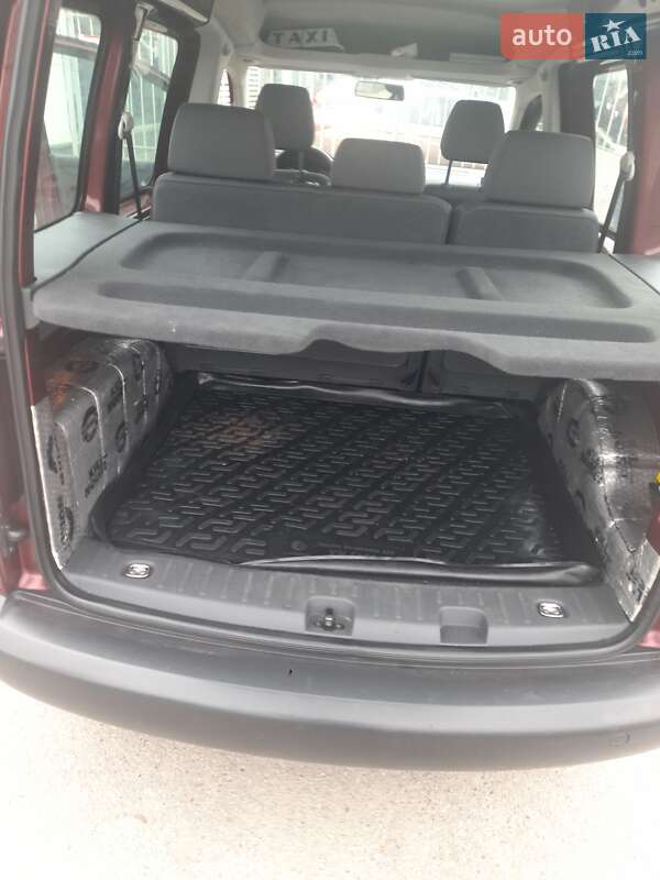 Мінівен Volkswagen Caddy 2011 в Рокитному