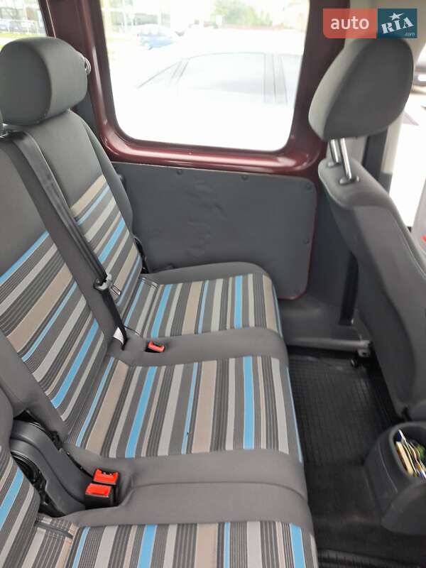 Мінівен Volkswagen Caddy 2011 в Рокитному