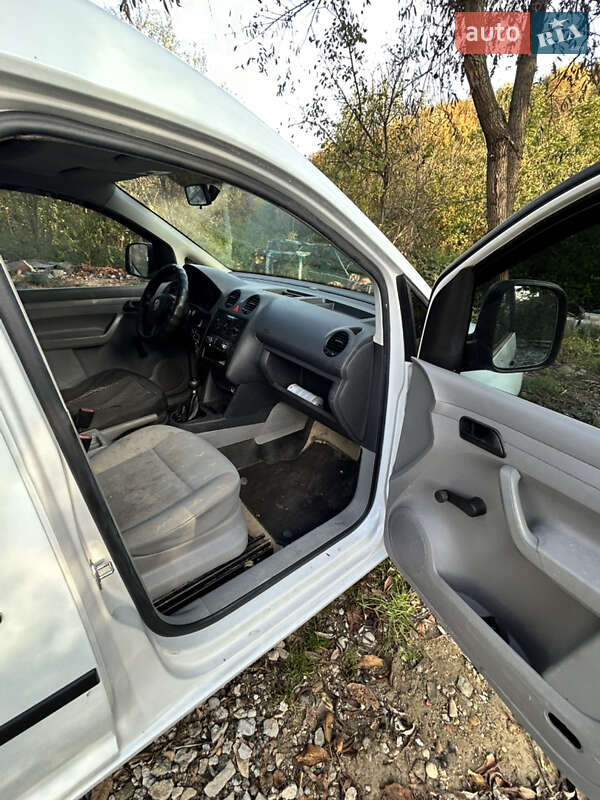 Грузовой фургон Volkswagen Caddy 2006 в Виноградове фото 7 Грузовой фургон Volkswagen Caddy 2006 в Виноградове