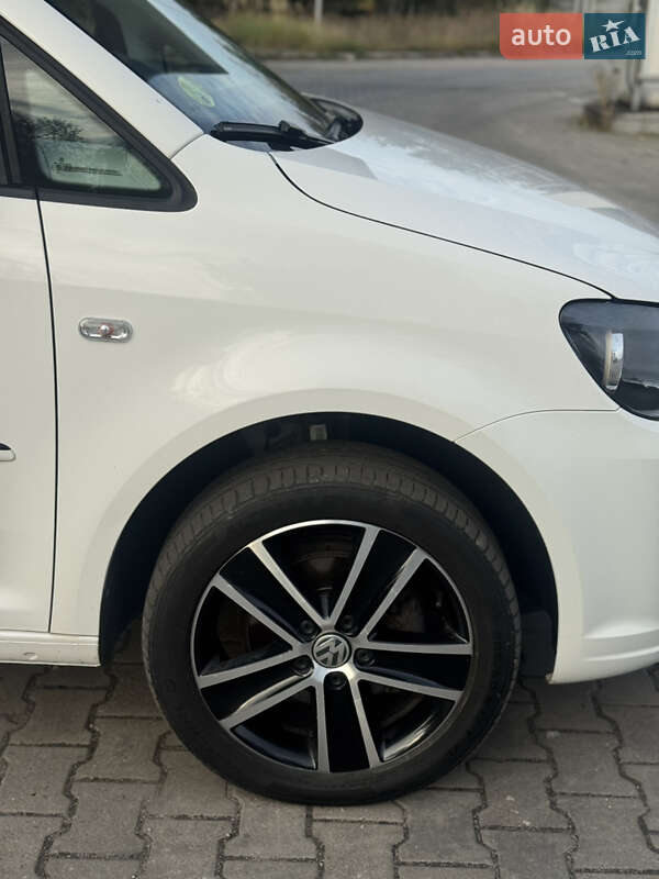 Минивэн Volkswagen Caddy 2013 в Львове