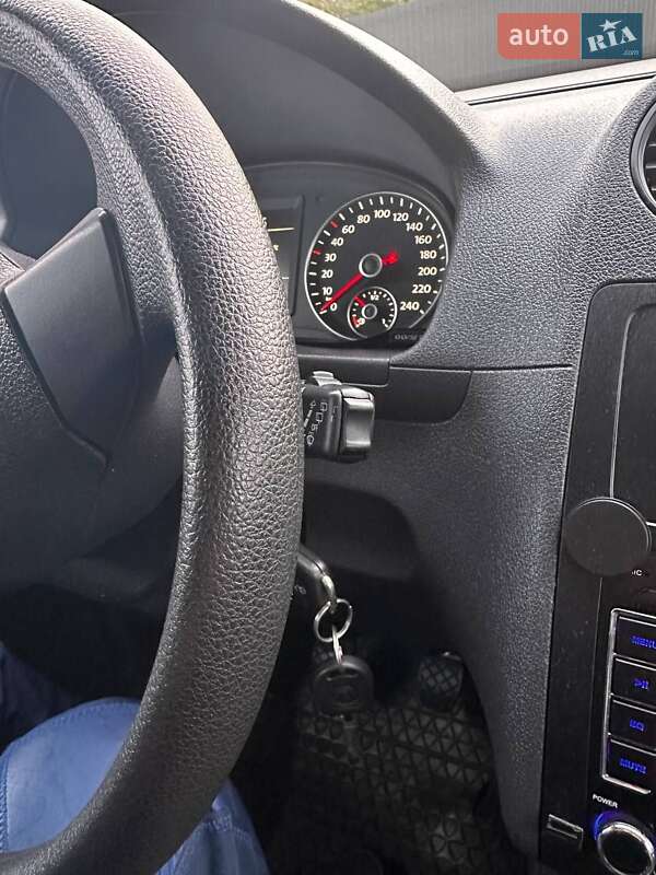 Мінівен Volkswagen Caddy 2014 в Сарнах