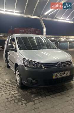 Вантажний фургон Volkswagen Caddy 2010 в Рівному