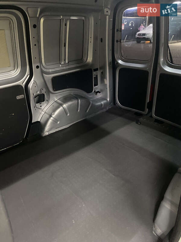 Вантажний фургон Volkswagen Caddy 2010 в Рівному фото 6 Вантажний фургон Volkswagen Caddy 2010 в Рівному