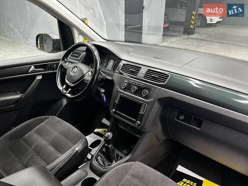 Мінівен Volkswagen Caddy 2017 в Чернівцях