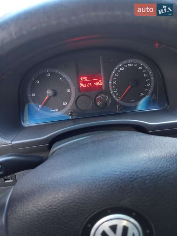 Минивэн Volkswagen Caddy 2008 в Воловце