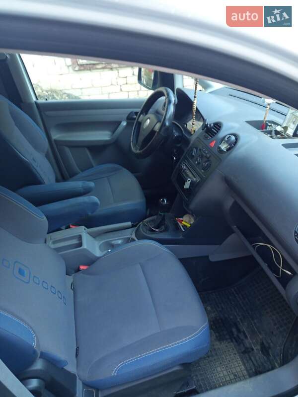 Минивэн Volkswagen Caddy 2008 в Воловце