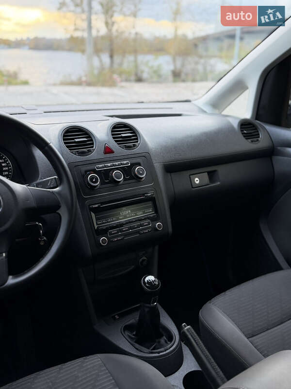 Минивэн Volkswagen Caddy 2014 в Киеве фото 11 Минивэн Volkswagen Caddy 2014 в Киеве