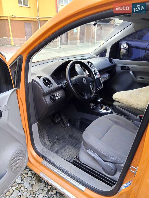 Вантажний фургон Volkswagen Caddy 2008 в Івано-Франківську