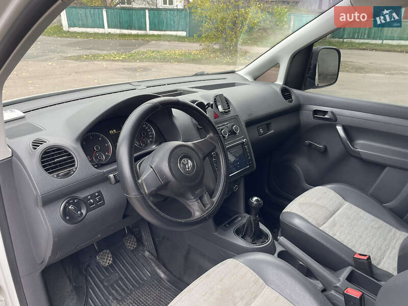 Мінівен Volkswagen Caddy 2011 в Борзні