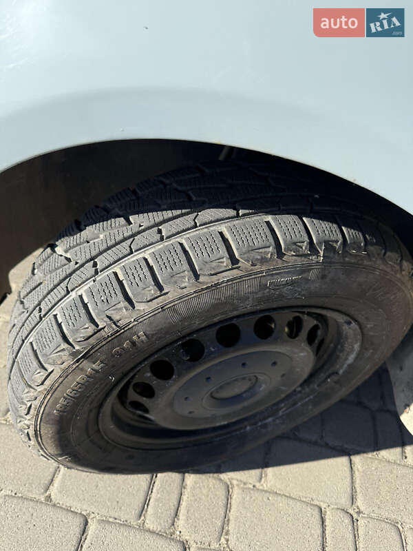 Минивэн Volkswagen Caddy 2004 в Львове