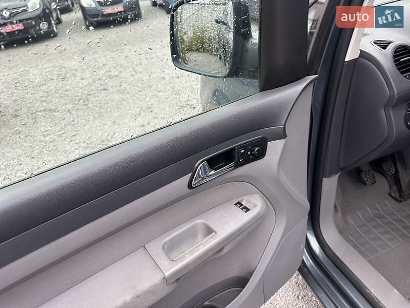 Мінівен Volkswagen Caddy 2006 в Кам'янському