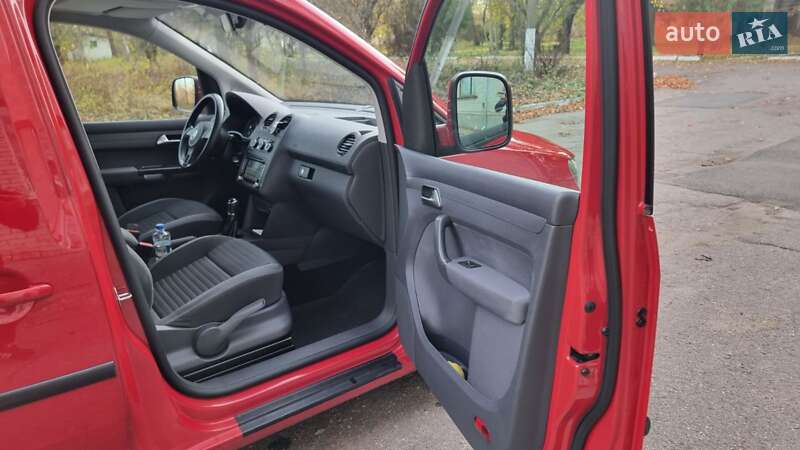 Минивэн Volkswagen Caddy 2014 в Киеве фото 21 Минивэн Volkswagen Caddy 2014 в Киеве