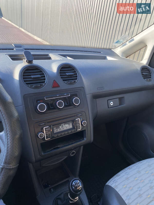 Грузовой фургон Volkswagen Caddy 2012 в Сарнах фото 7 Грузовой фургон Volkswagen Caddy 2012 в Сарнах