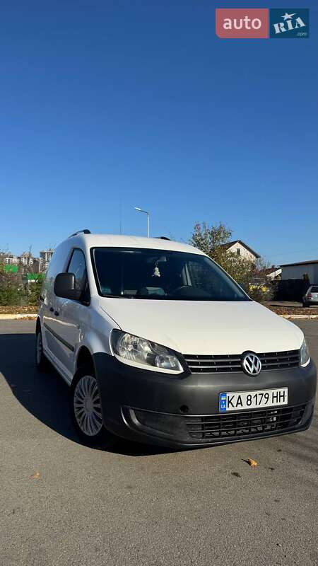 Грузовой фургон Volkswagen Caddy 2013 в Киеве
