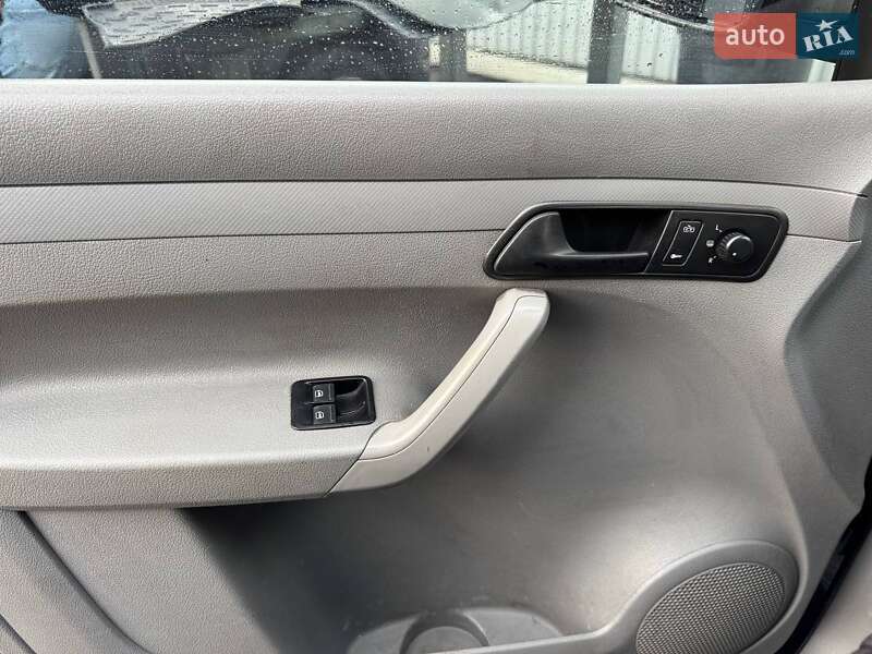 Минивэн Volkswagen Caddy 2004 в Киеве фото 9 Минивэн Volkswagen Caddy 2004 в Киеве