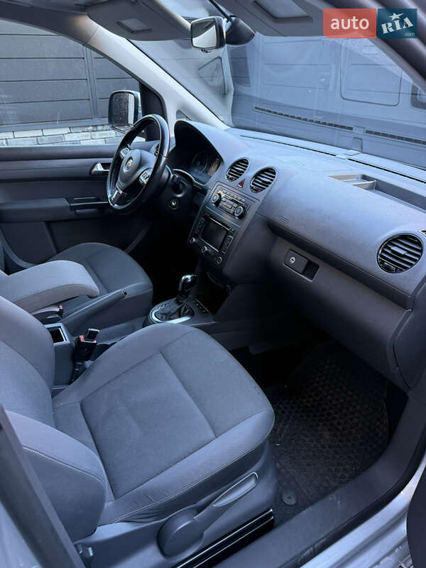 Минивэн Volkswagen Caddy 2013 в Черновцах