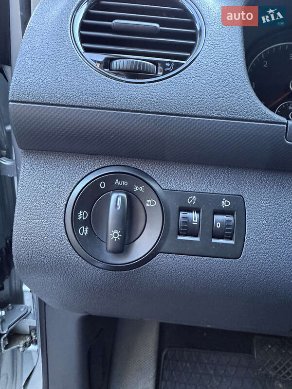 Минивэн Volkswagen Caddy 2013 в Черновцах