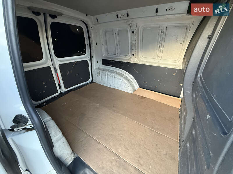 Грузовой фургон Volkswagen Caddy 2011 в Киеве фото 31 Грузовой фургон Volkswagen Caddy 2011 в Киеве