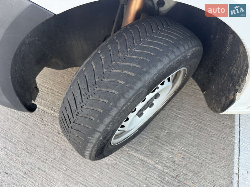 Грузовой фургон Volkswagen Caddy 2011 в Киеве фото 25 Грузовой фургон Volkswagen Caddy 2011 в Киеве